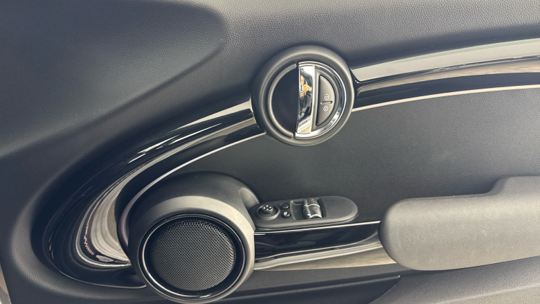 MINI Hatchback 1.5 Cooper Sport 3dr Auto Petrol Hatchback